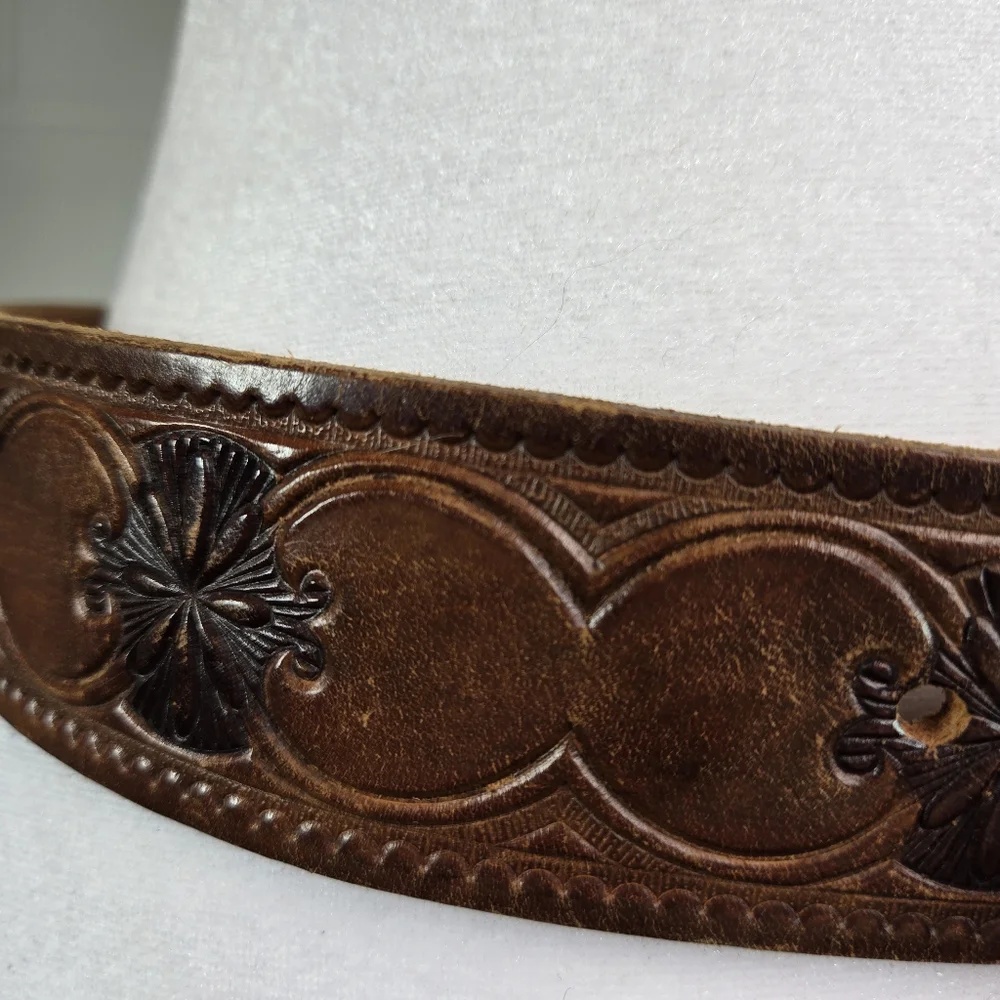 Vtg 1978 Tech Ether Guild Bristlecone Pine tree brass  buckle leather Belt